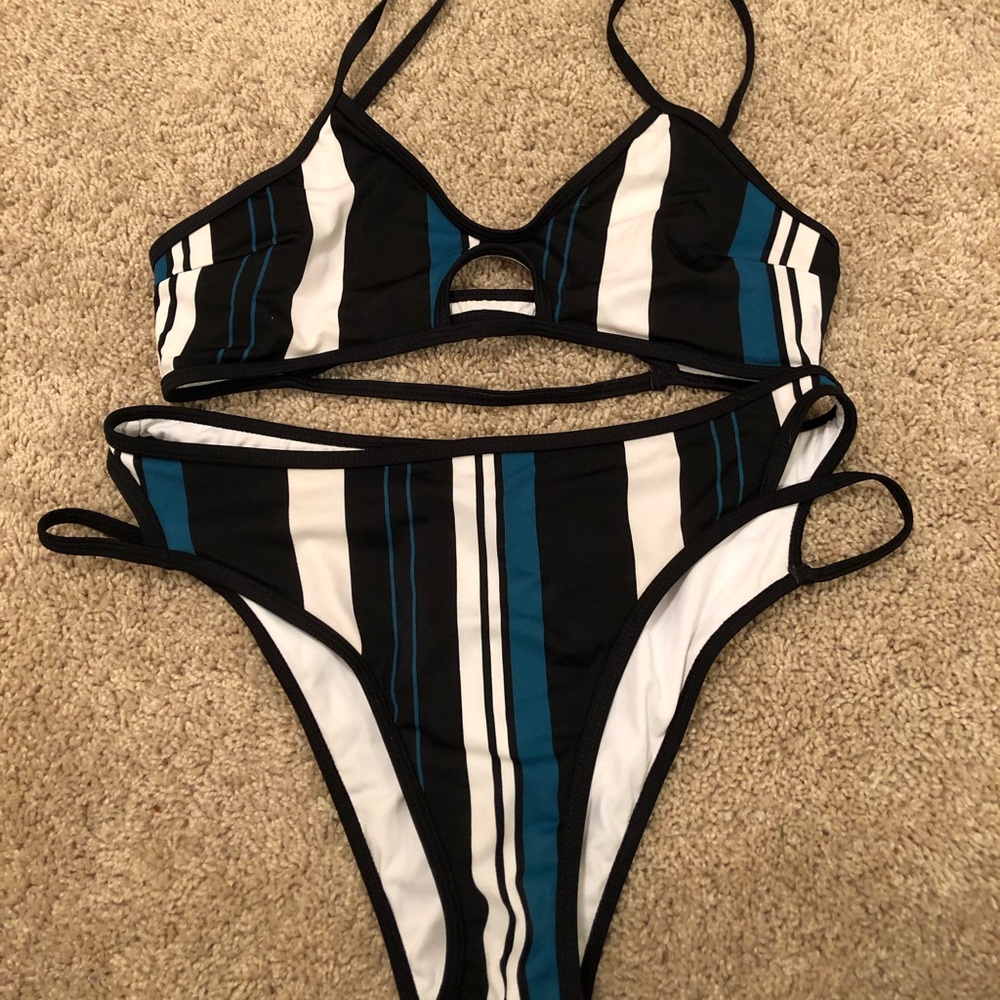 cupshe stripped bikini size small